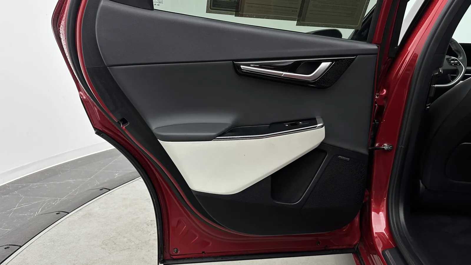 Kia EV6 photo 25