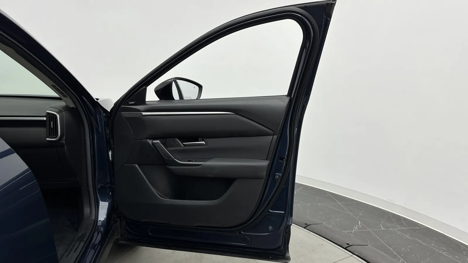 Mazda CX-50 photo 35