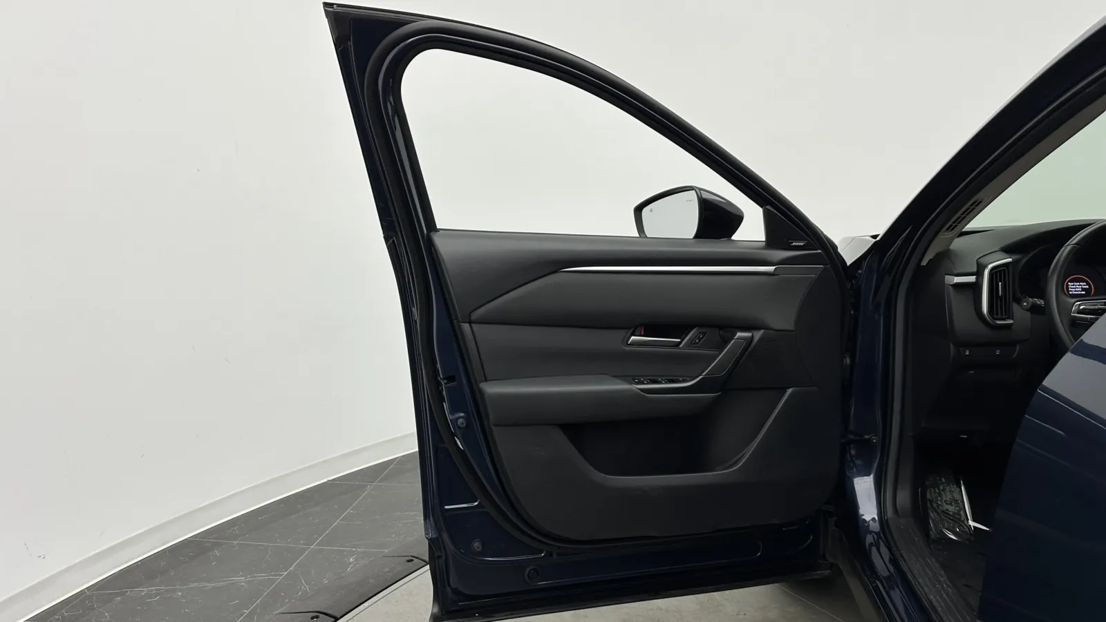 Mazda CX-50 photo 10