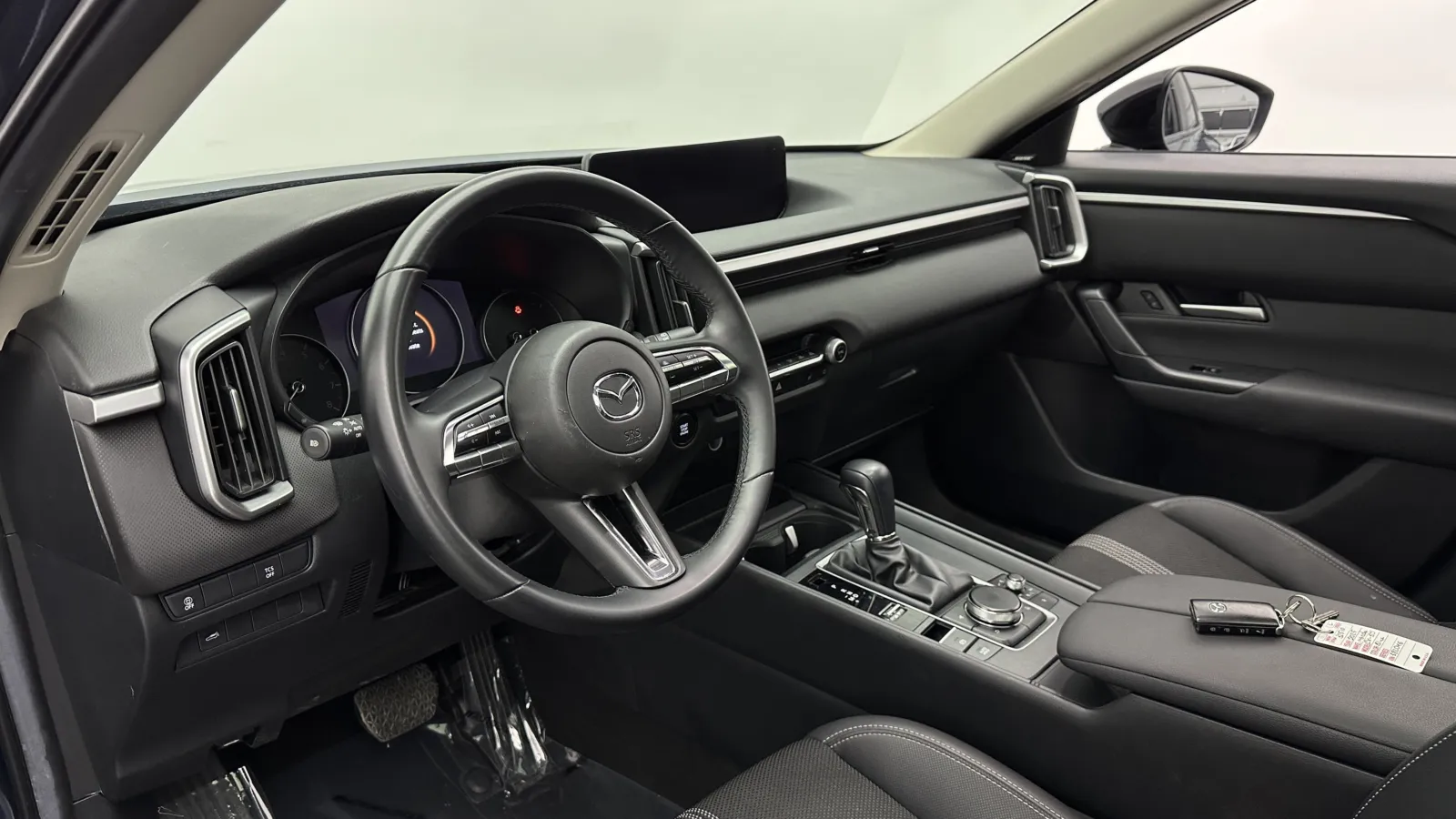 Mazda CX-50 photo 11