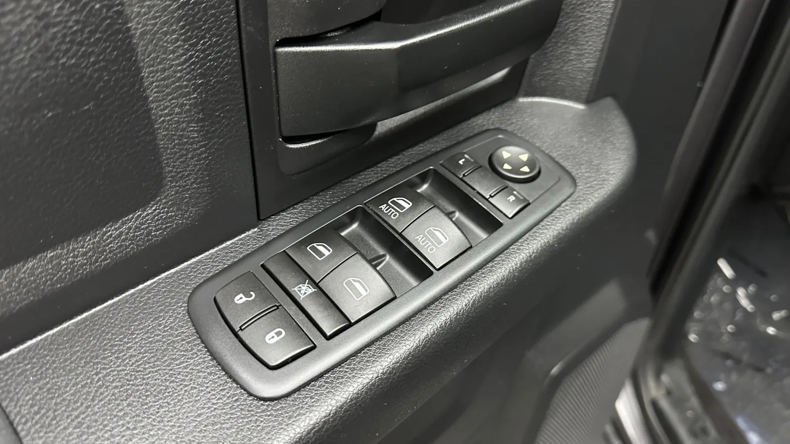 Ram 1500 photo 11