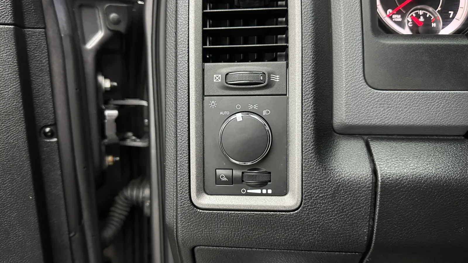 Ram 1500 photo 14