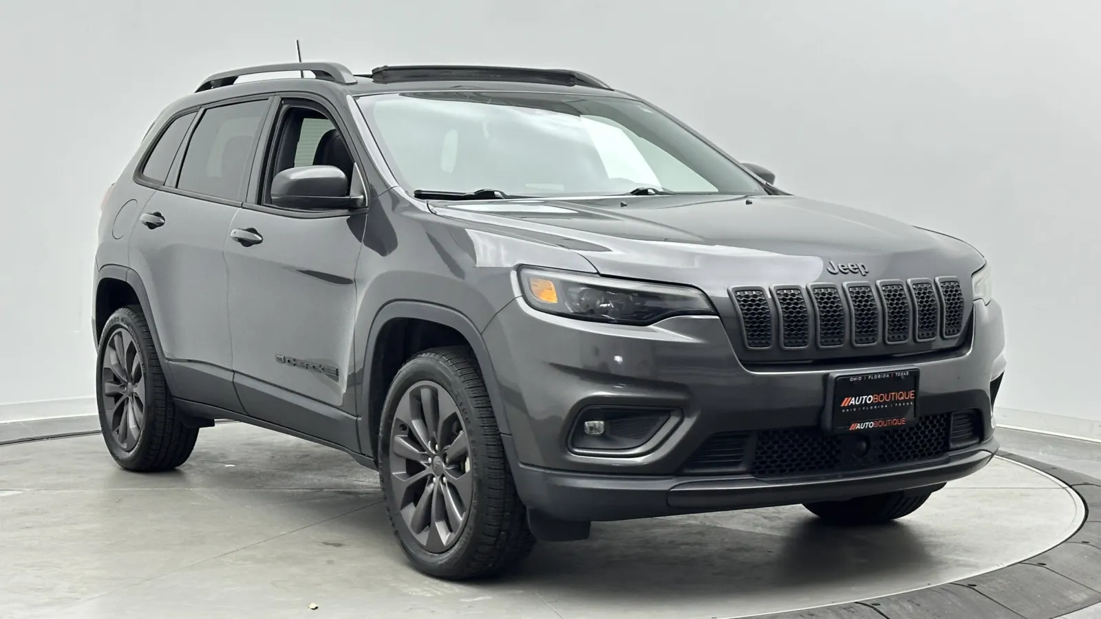 Jeep Cherokee photo 3