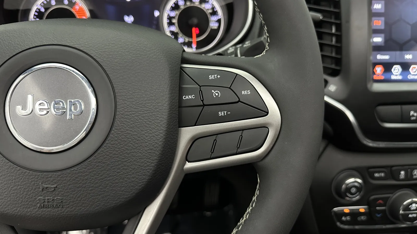 Jeep Cherokee photo 23