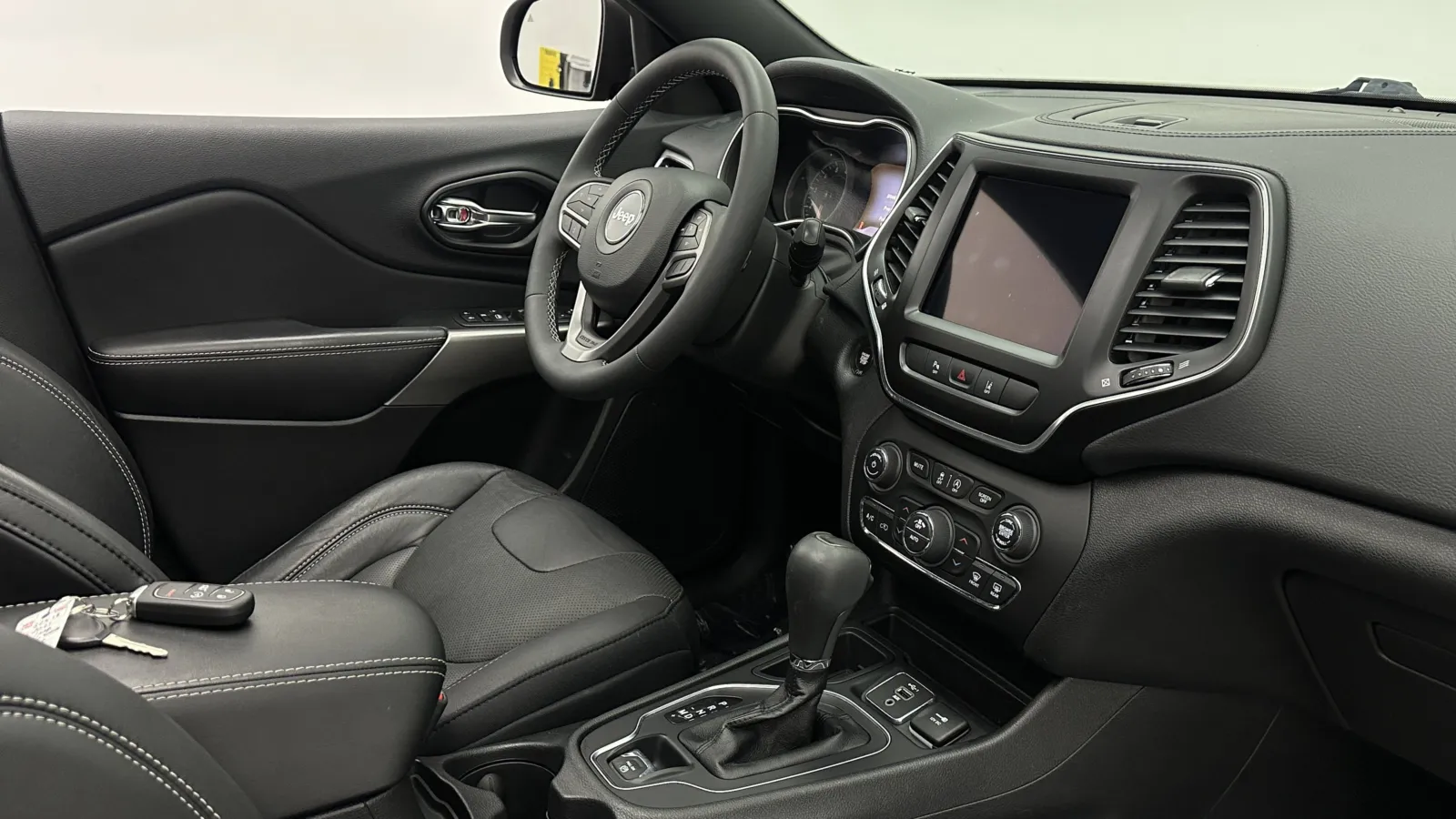 Jeep Cherokee photo 36