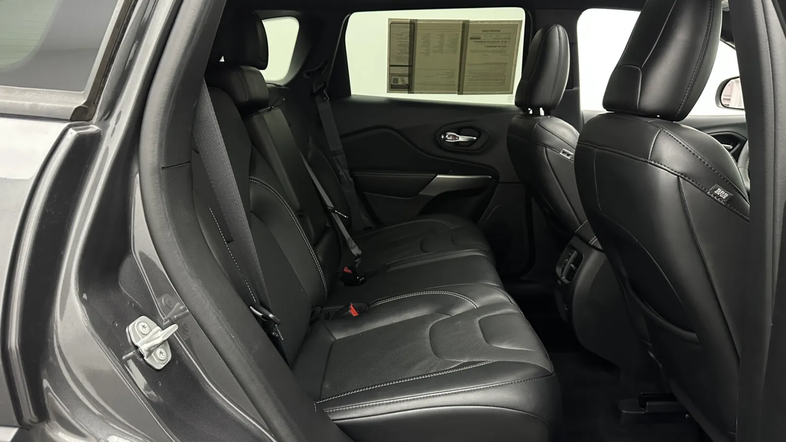 Jeep Cherokee photo 30
