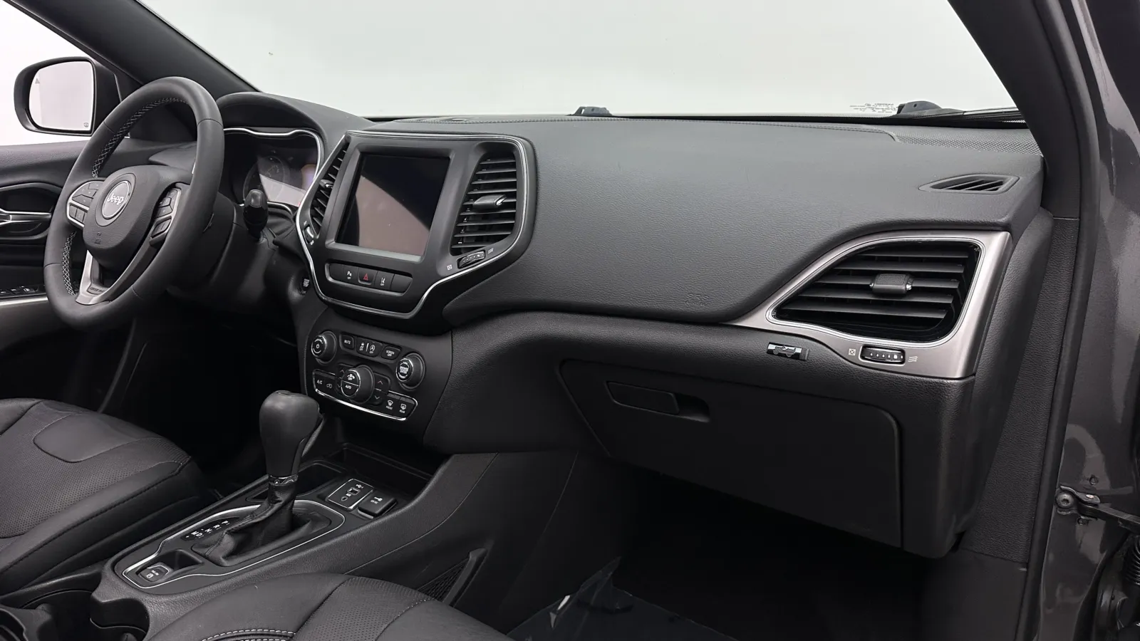 Jeep Cherokee photo 38
