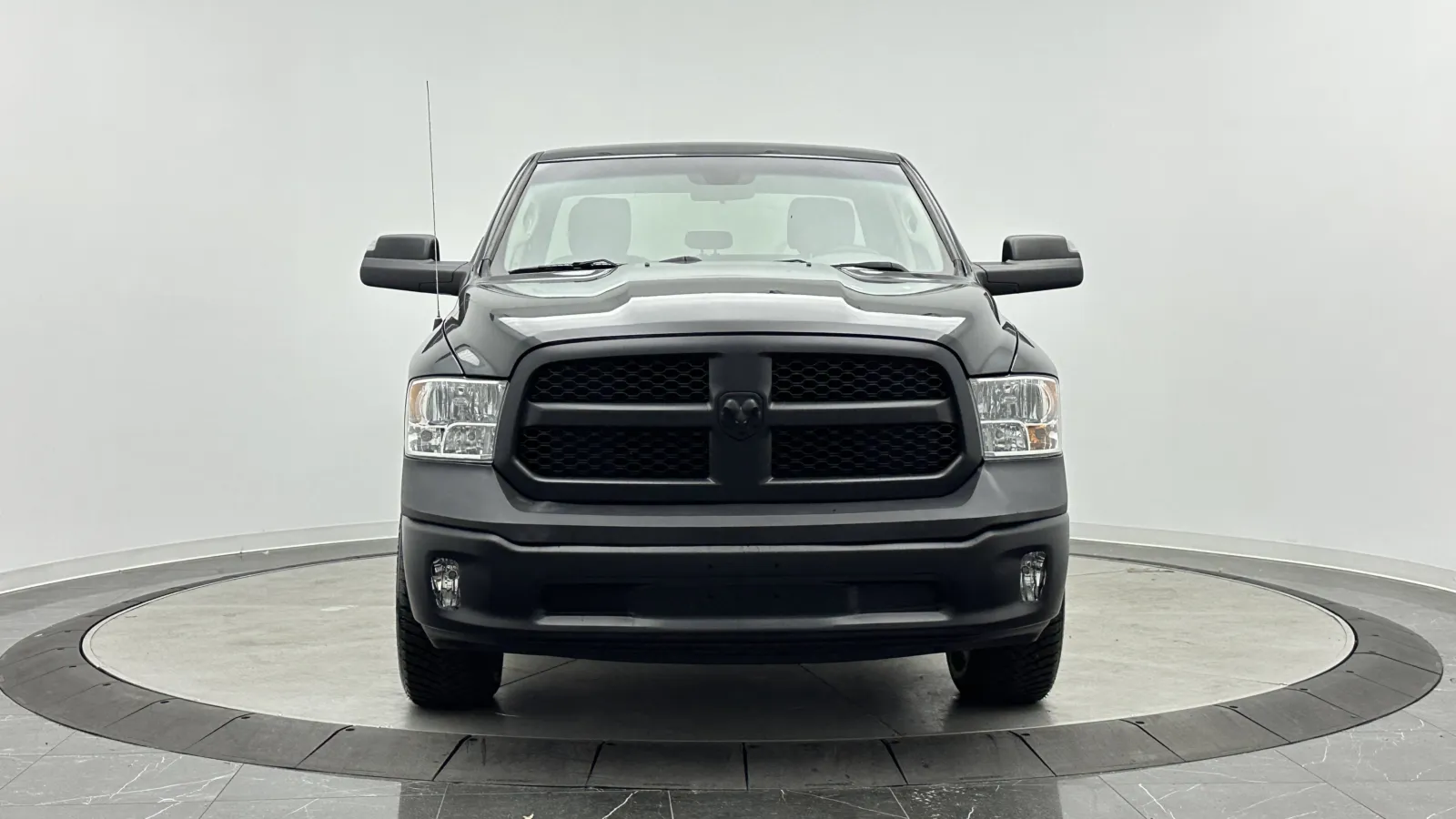 Ram 1500 photo 2