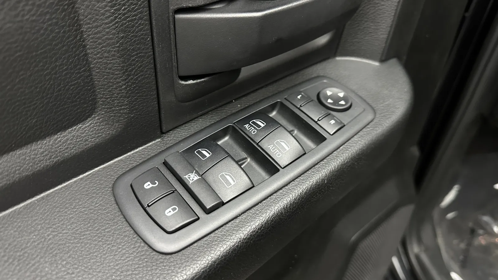 Ram 1500 photo 11