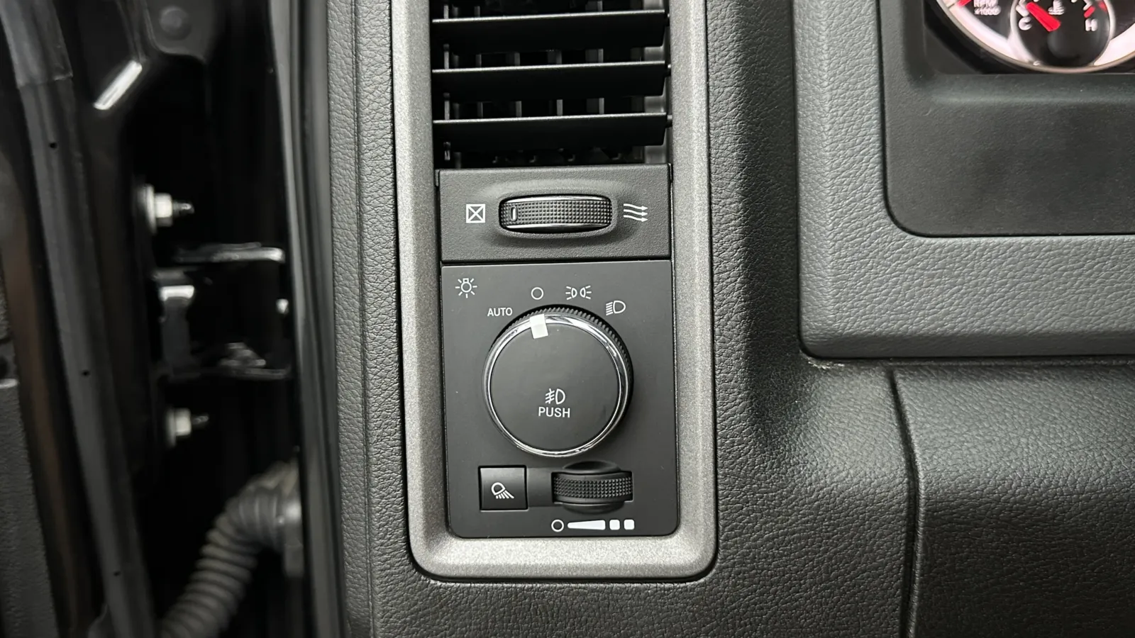 Ram 1500 photo 14