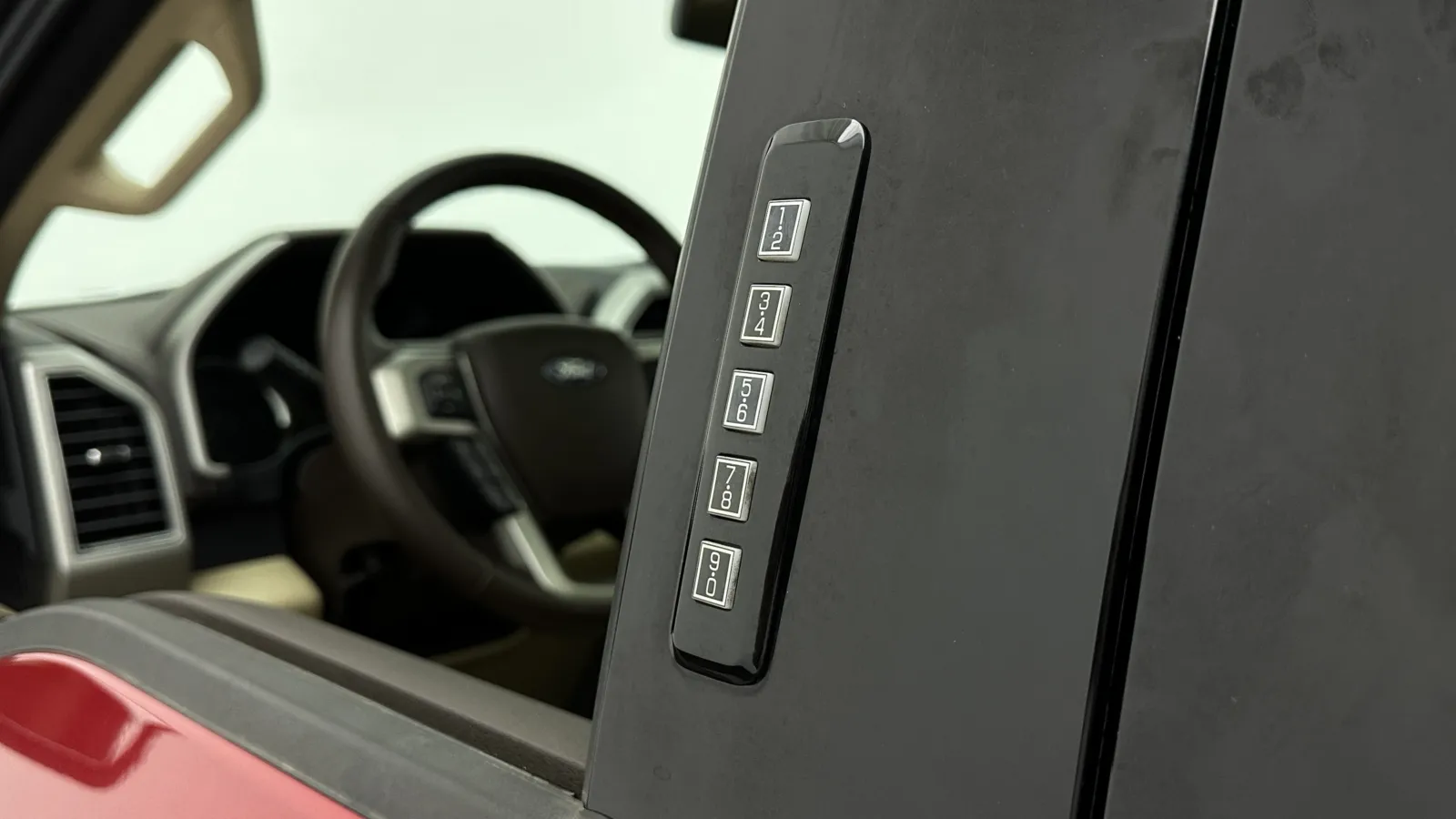 Ford F-150 photo 10