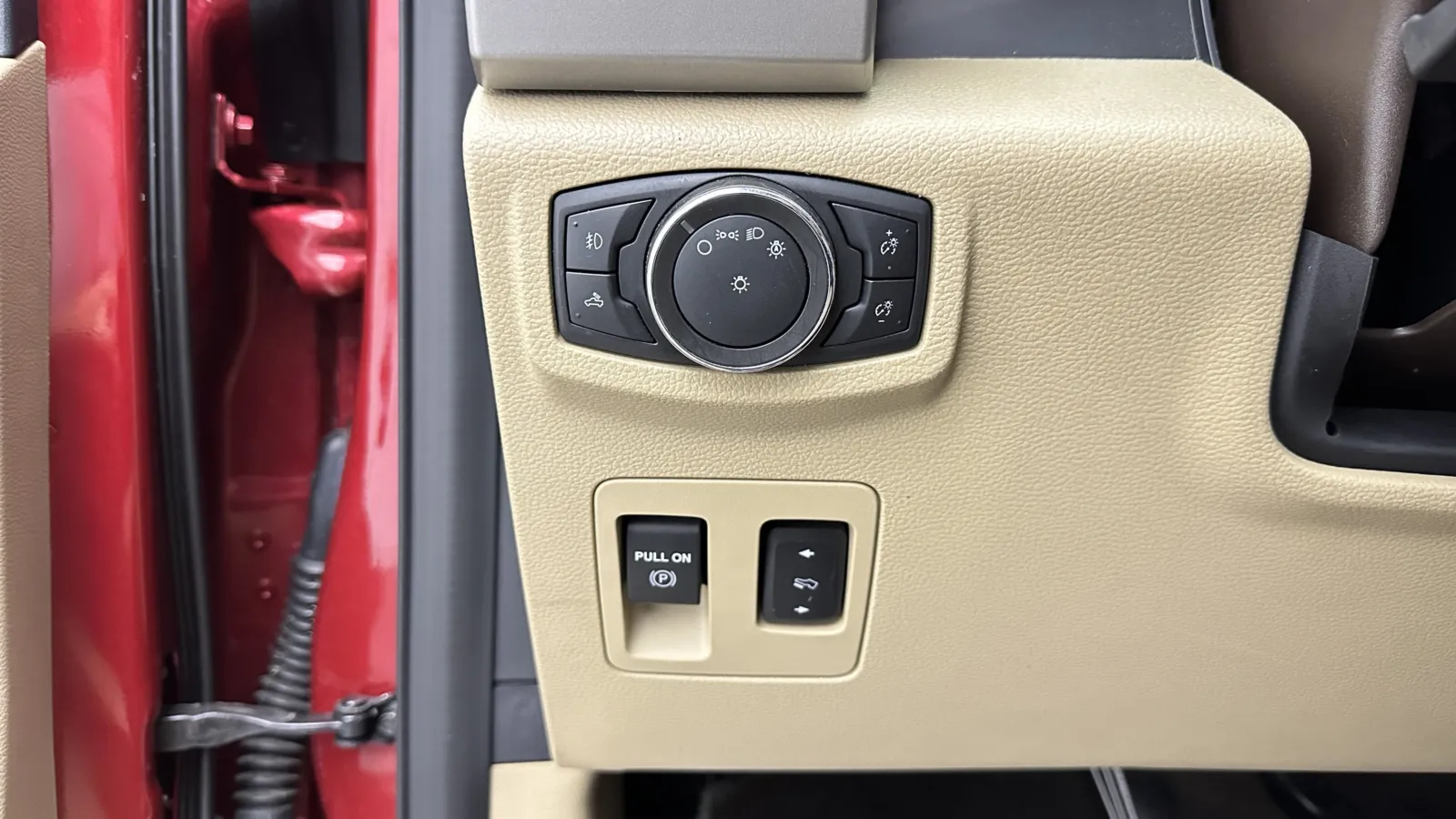 Ford F-150 photo 18