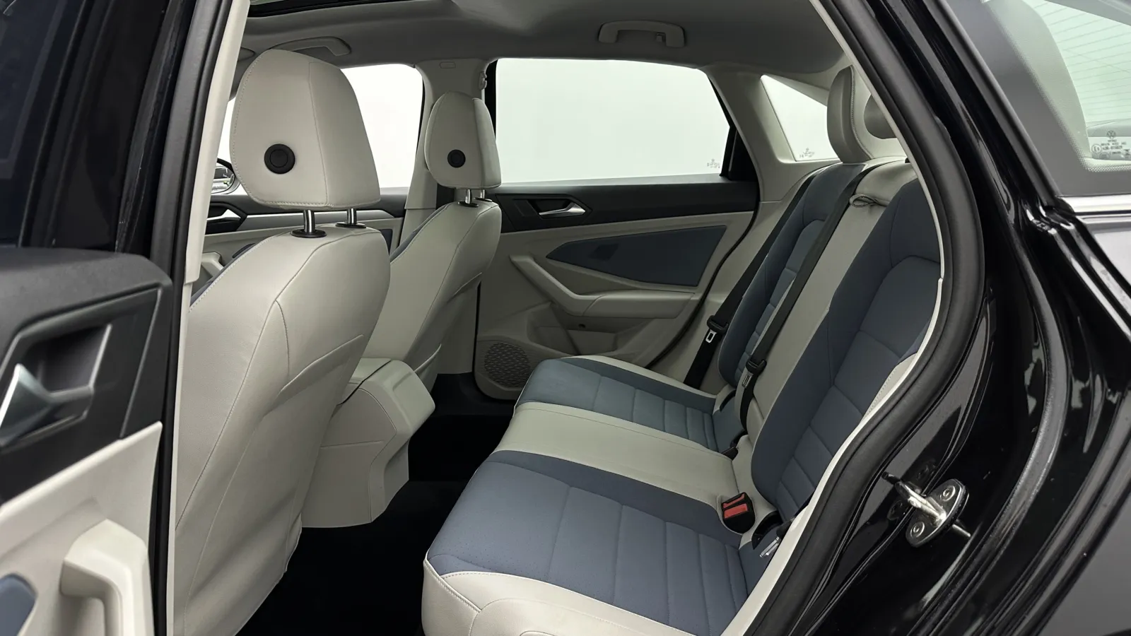 Volkswagen Jetta photo 25