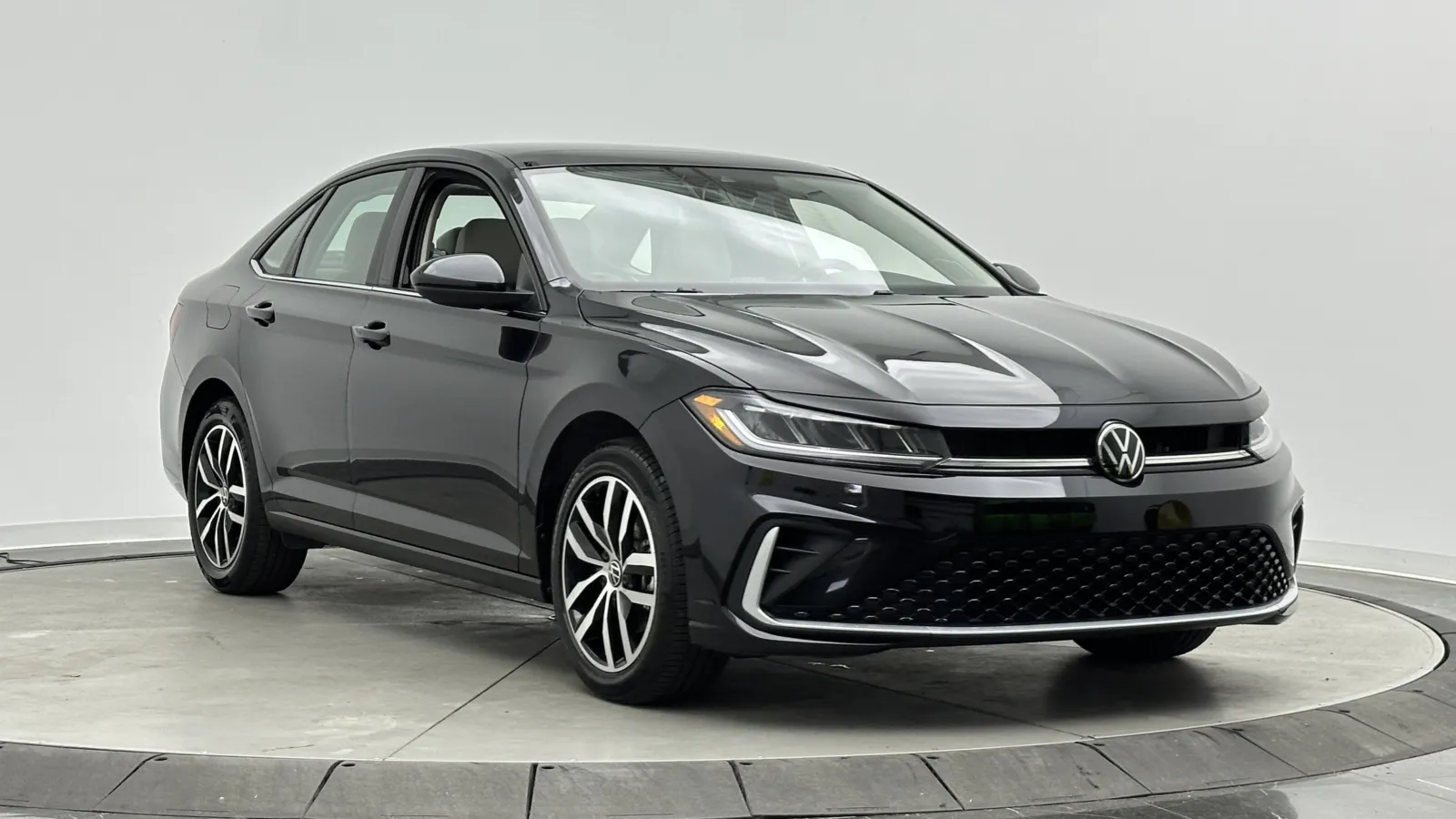 Volkswagen Jetta photo 3