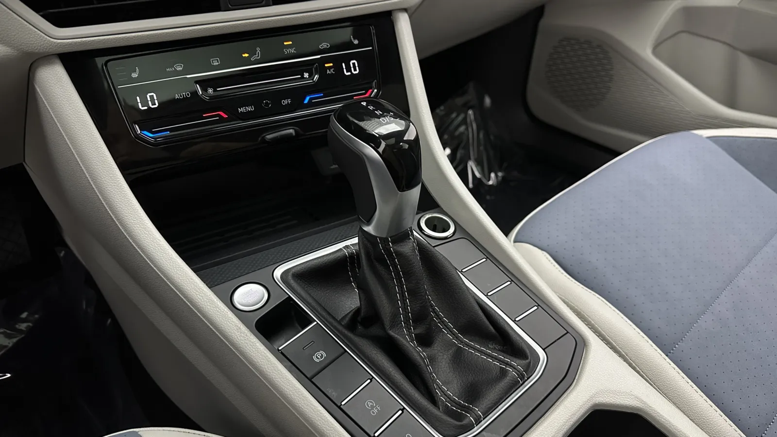 Volkswagen Jetta photo 18
