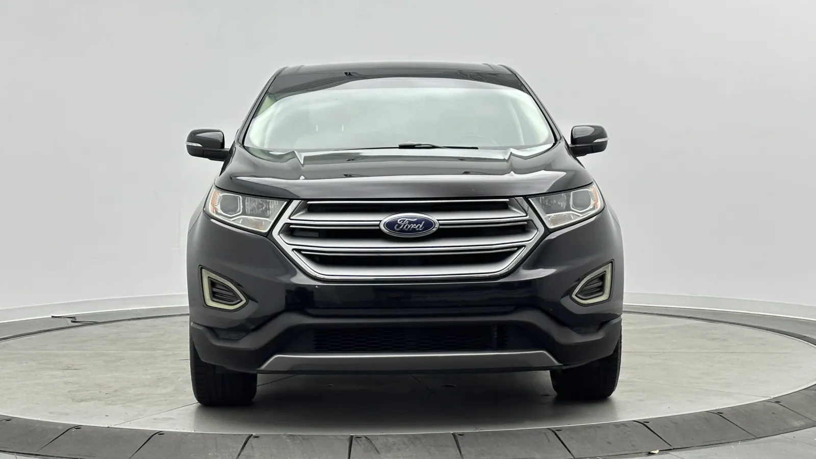 Ford Edge photo 2