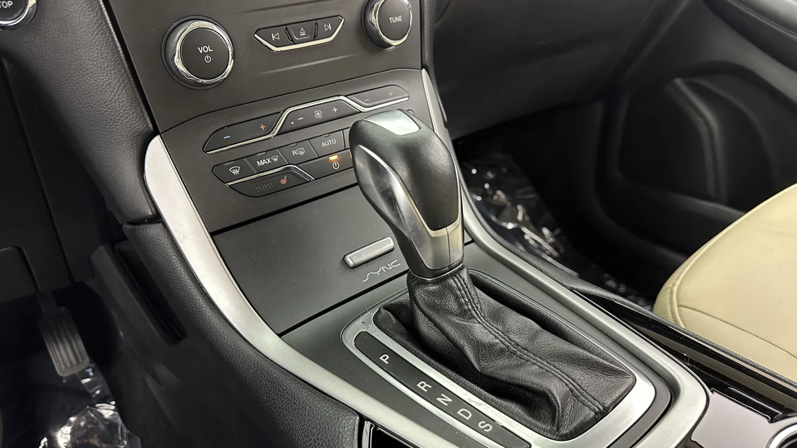 Ford Edge photo 14