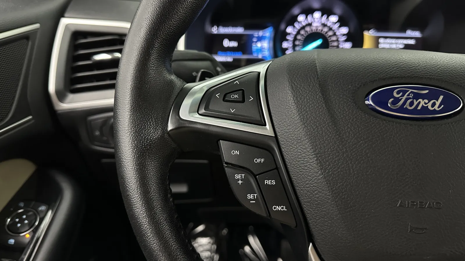 Ford Edge photo 18