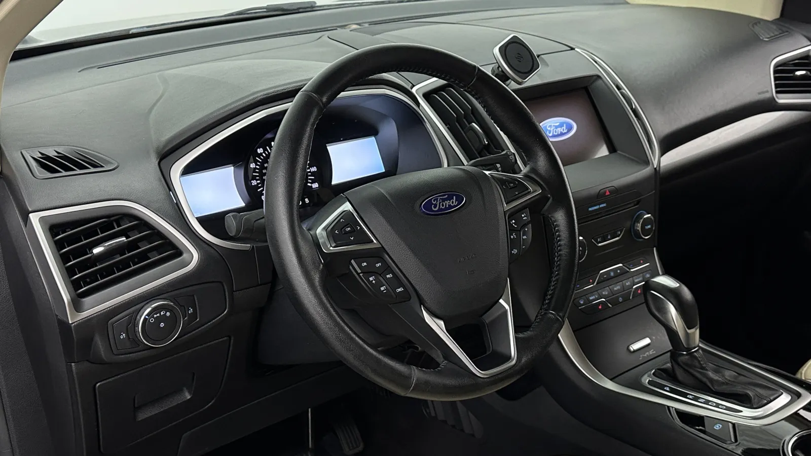 Ford Edge photo 11