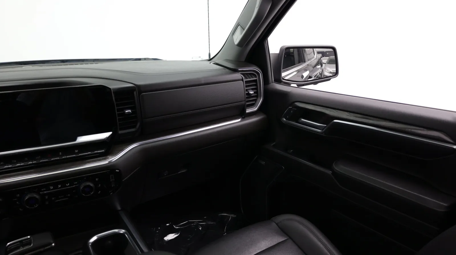 Chevrolet Silverado photo 36