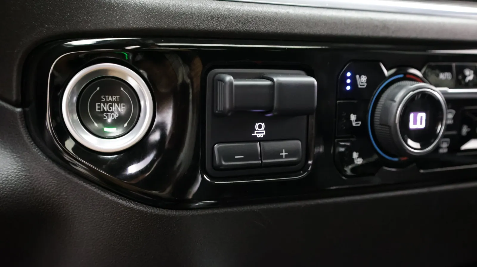 Chevrolet Silverado photo 21