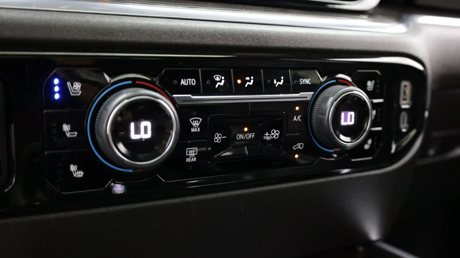Chevrolet Silverado photo 22