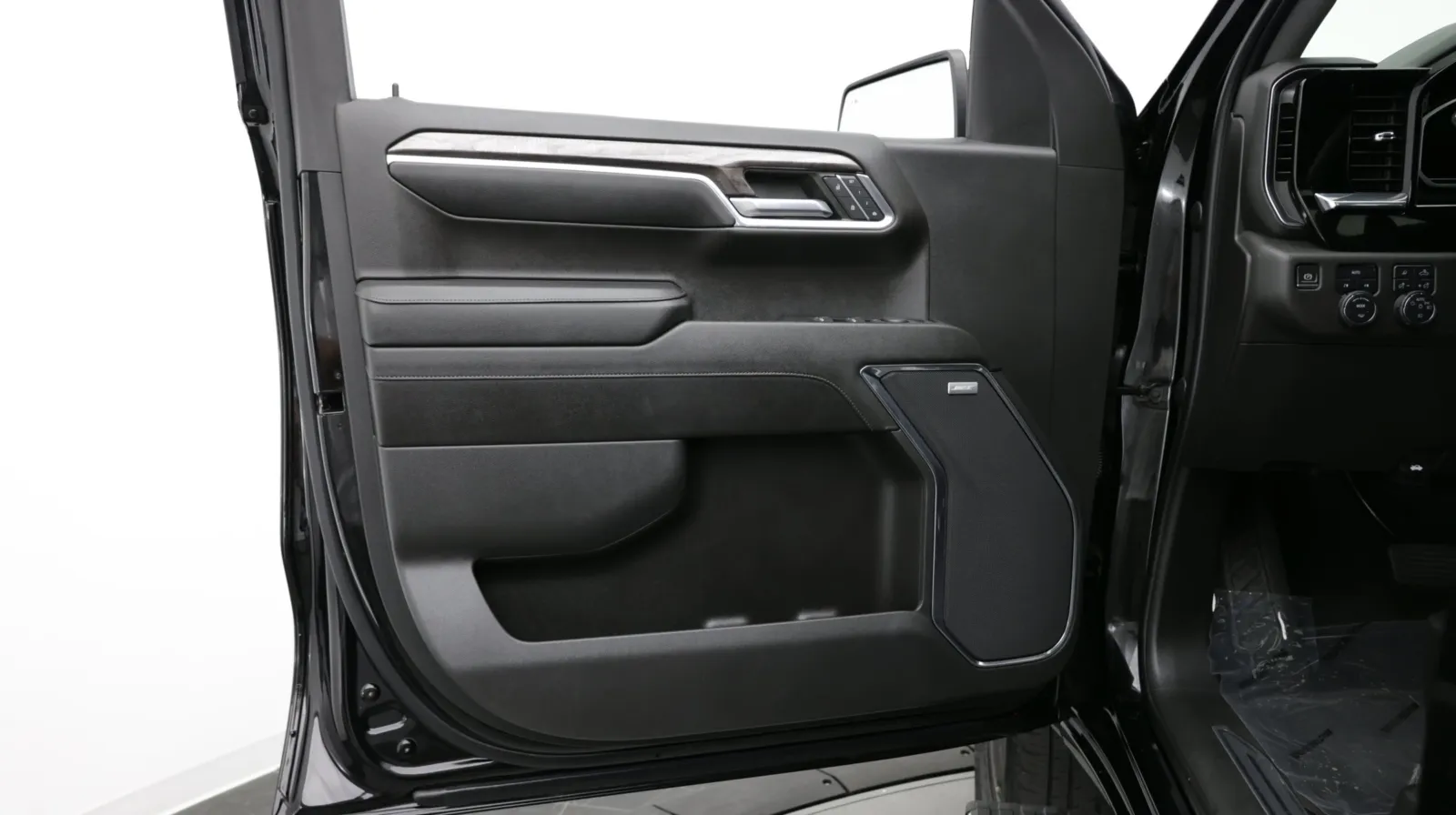 Chevrolet Silverado photo 12