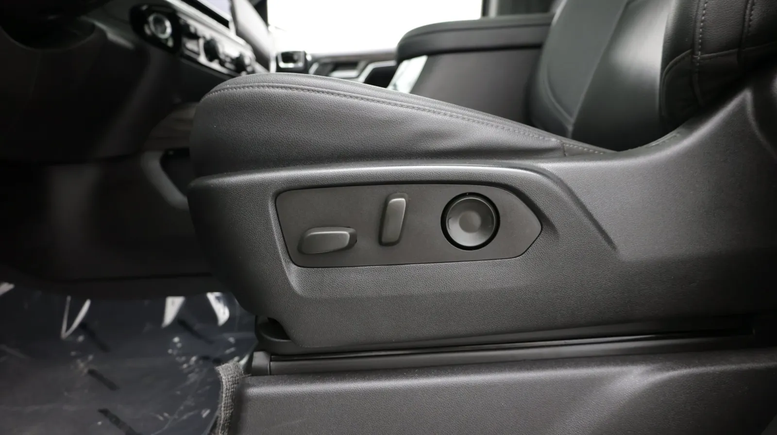 Chevrolet Silverado photo 18