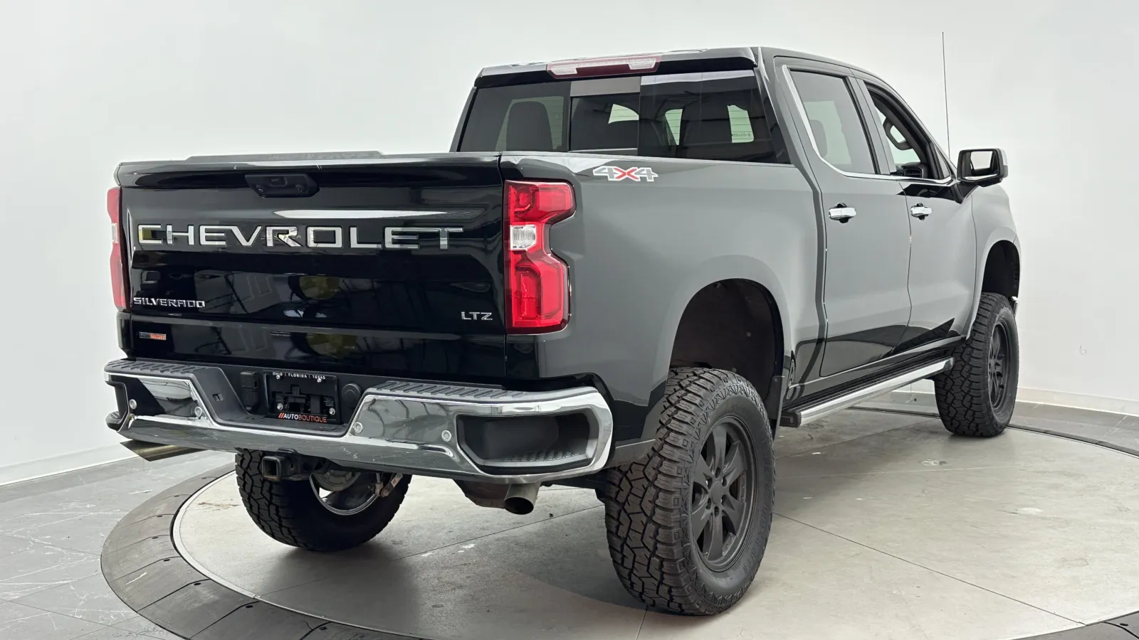Chevrolet Silverado photo 6