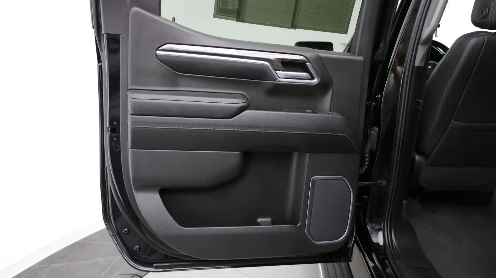 Chevrolet Silverado photo 32