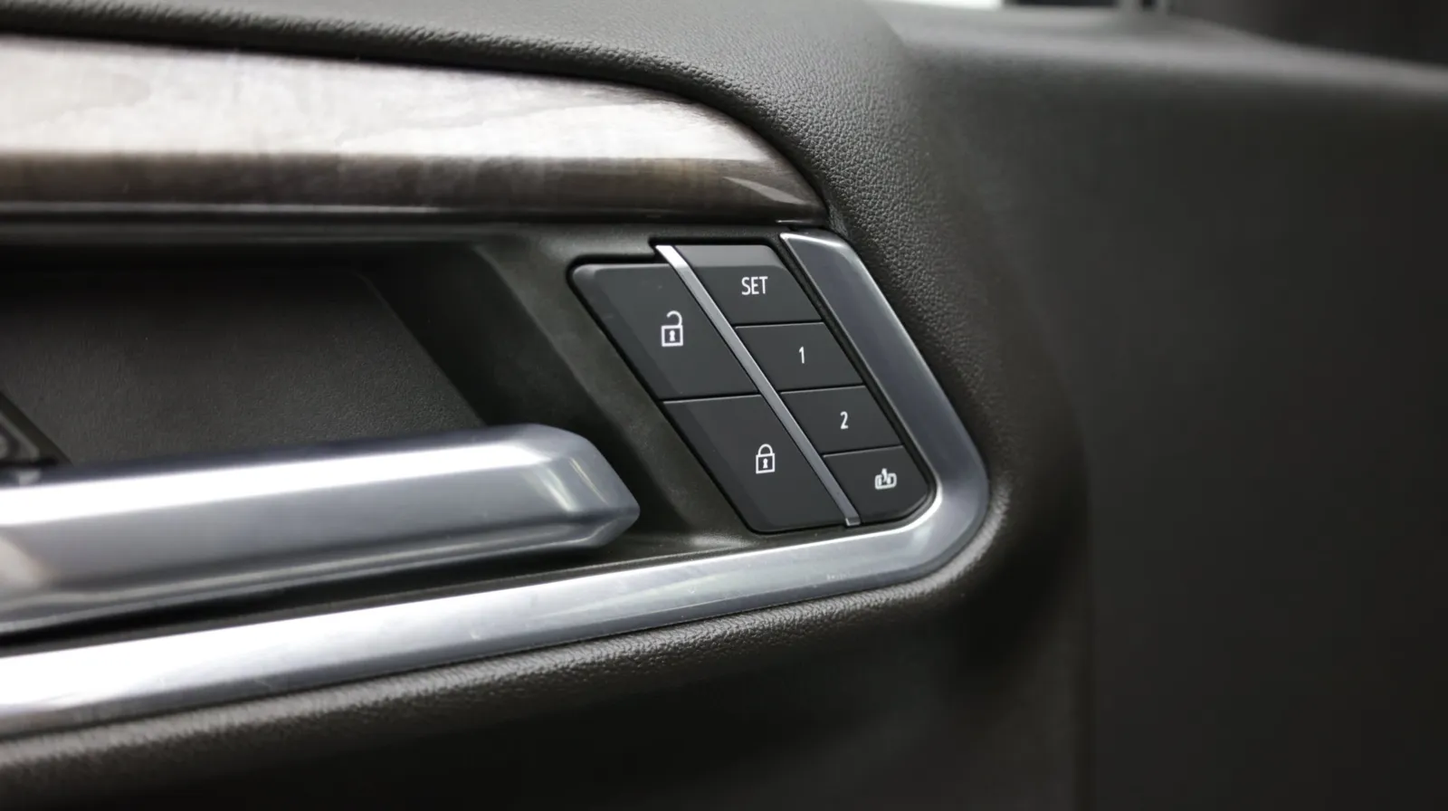 Chevrolet Silverado photo 15