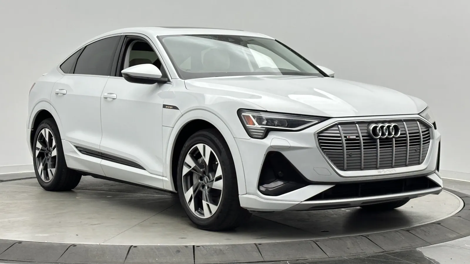 Audi e-tron Sportback photo 3