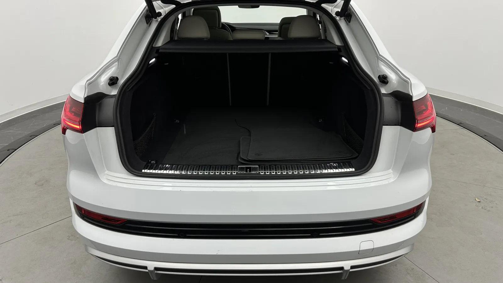 Audi e-tron Sportback photo 30
