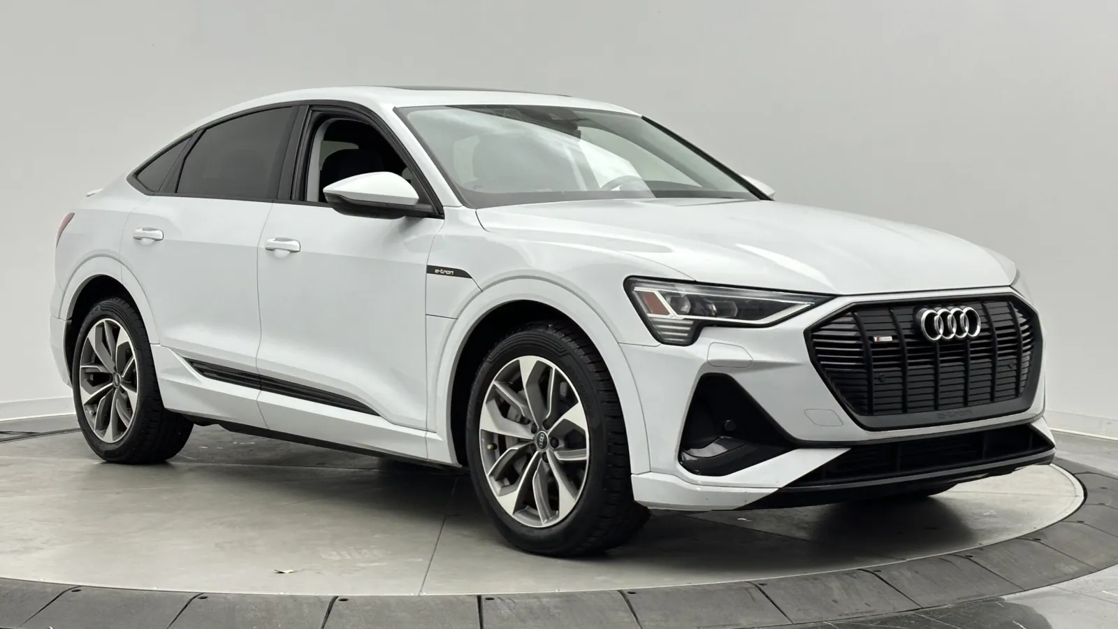 Audi e-tron Sportback photo 3