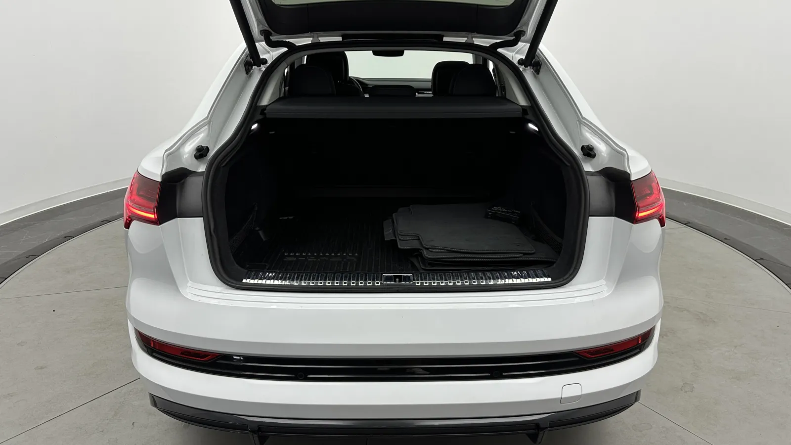Audi e-tron Sportback photo 32