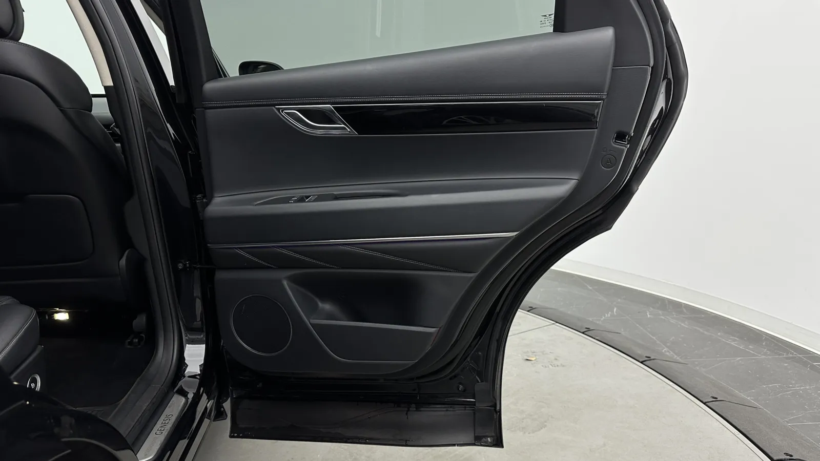 Genesis GV80 photo 32