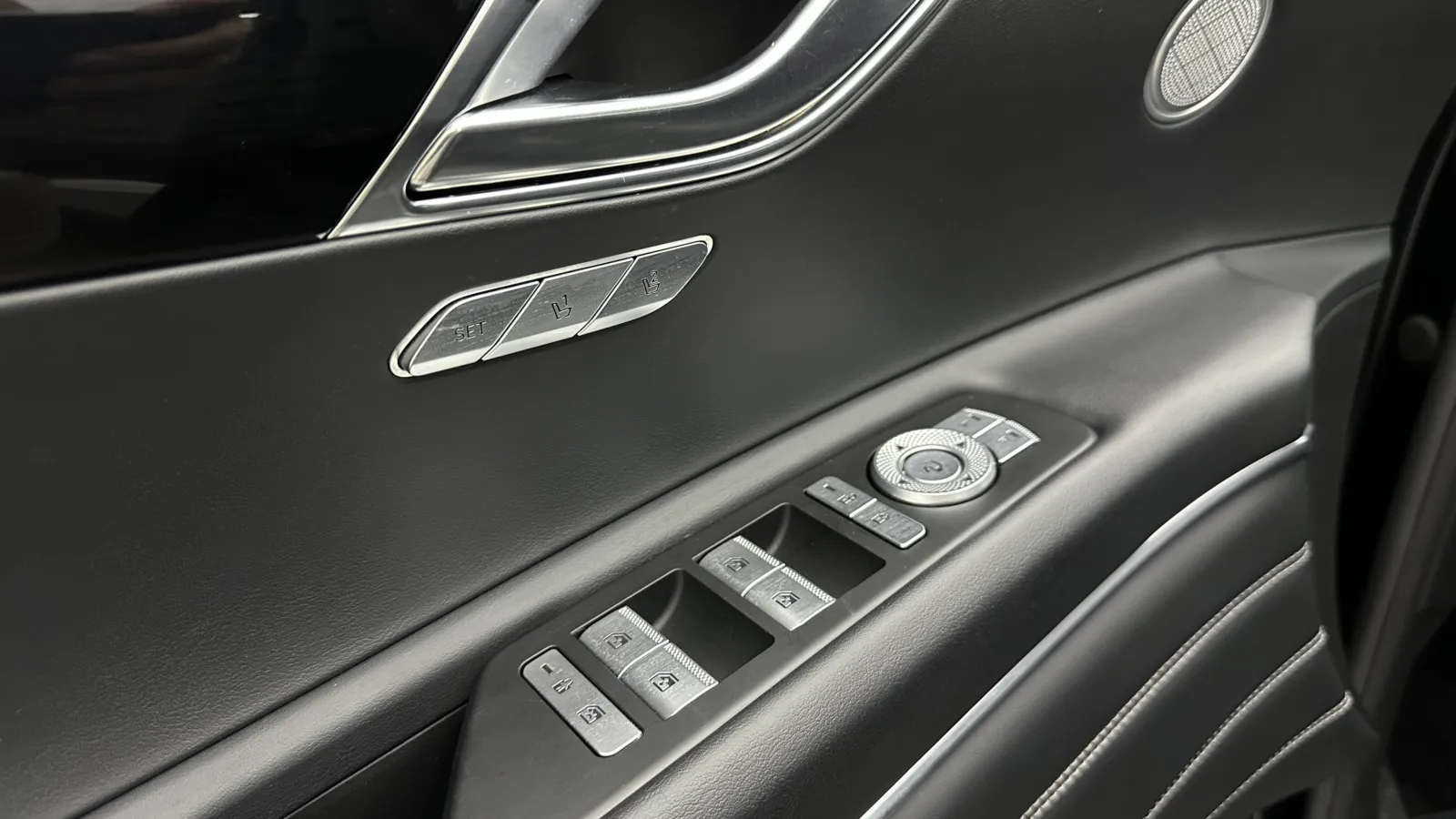 Genesis GV80 photo 12