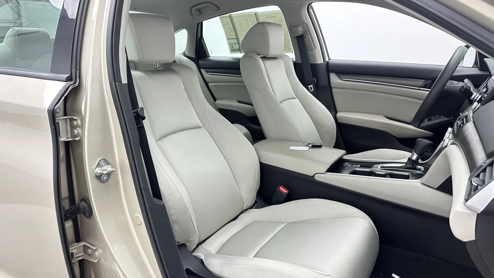 Honda Accord photo 29
