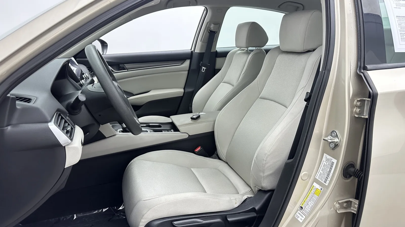 Honda Accord photo 10