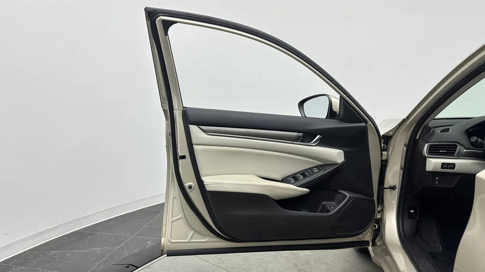 Honda Accord photo 8