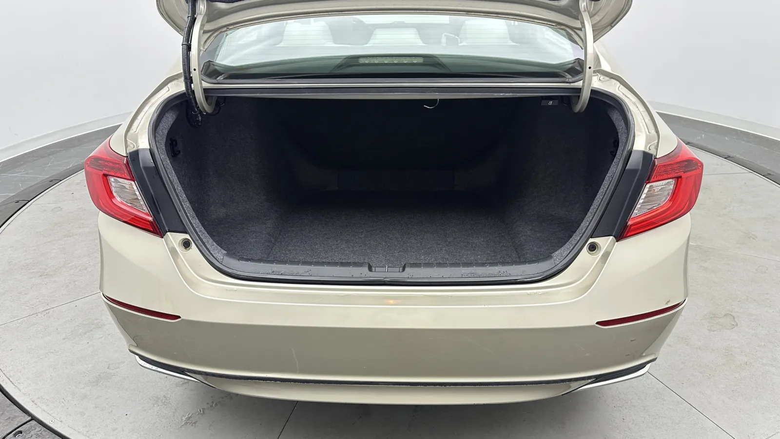 Honda Accord photo 20