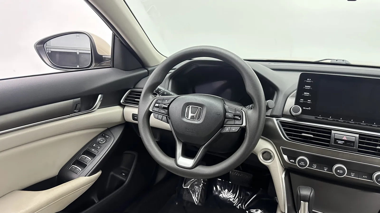 Honda Accord photo 24