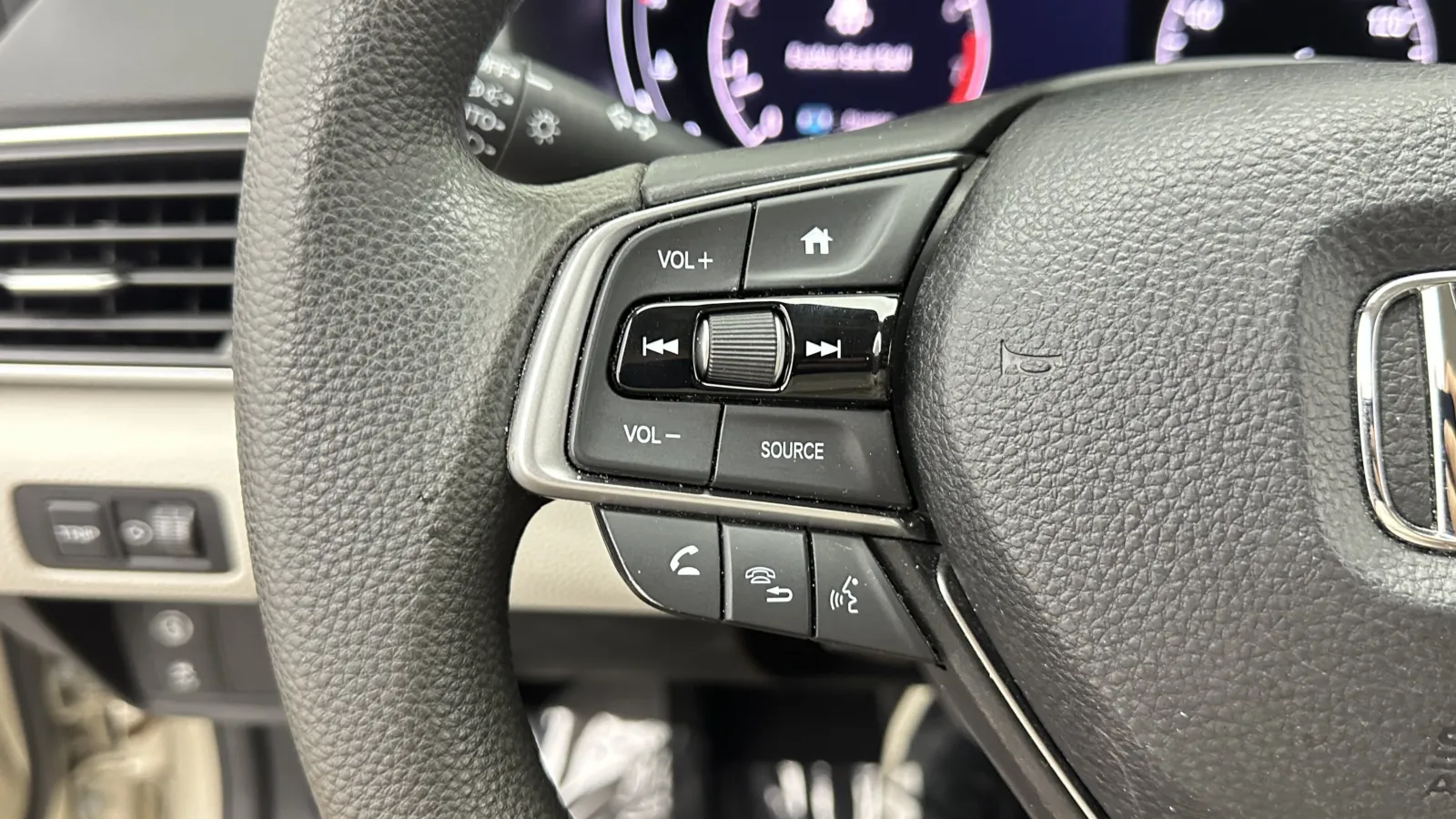 Honda Accord photo 16