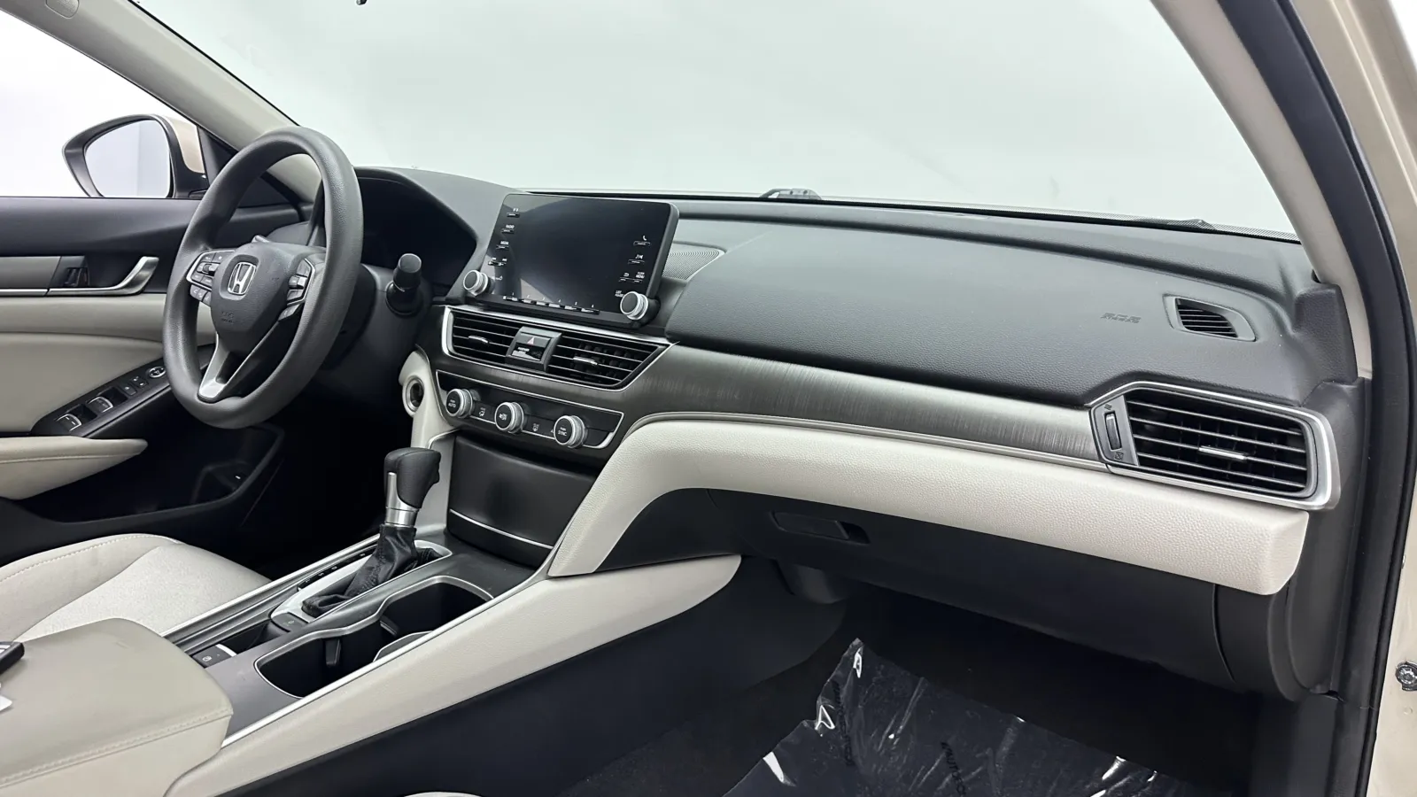 Honda Accord photo 30