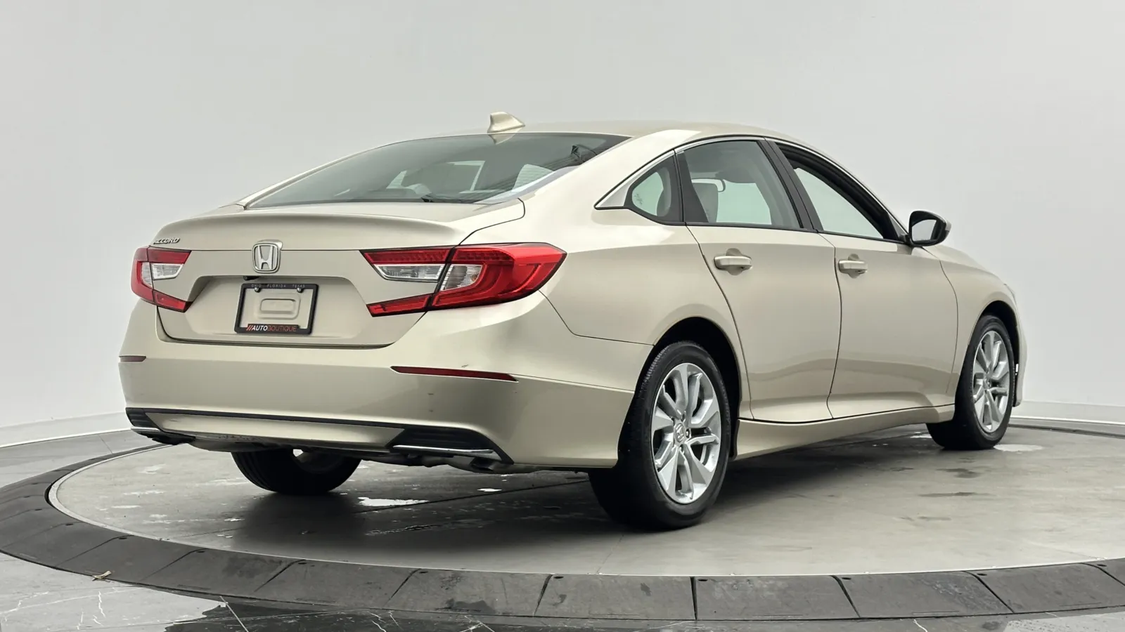 Honda Accord photo 7