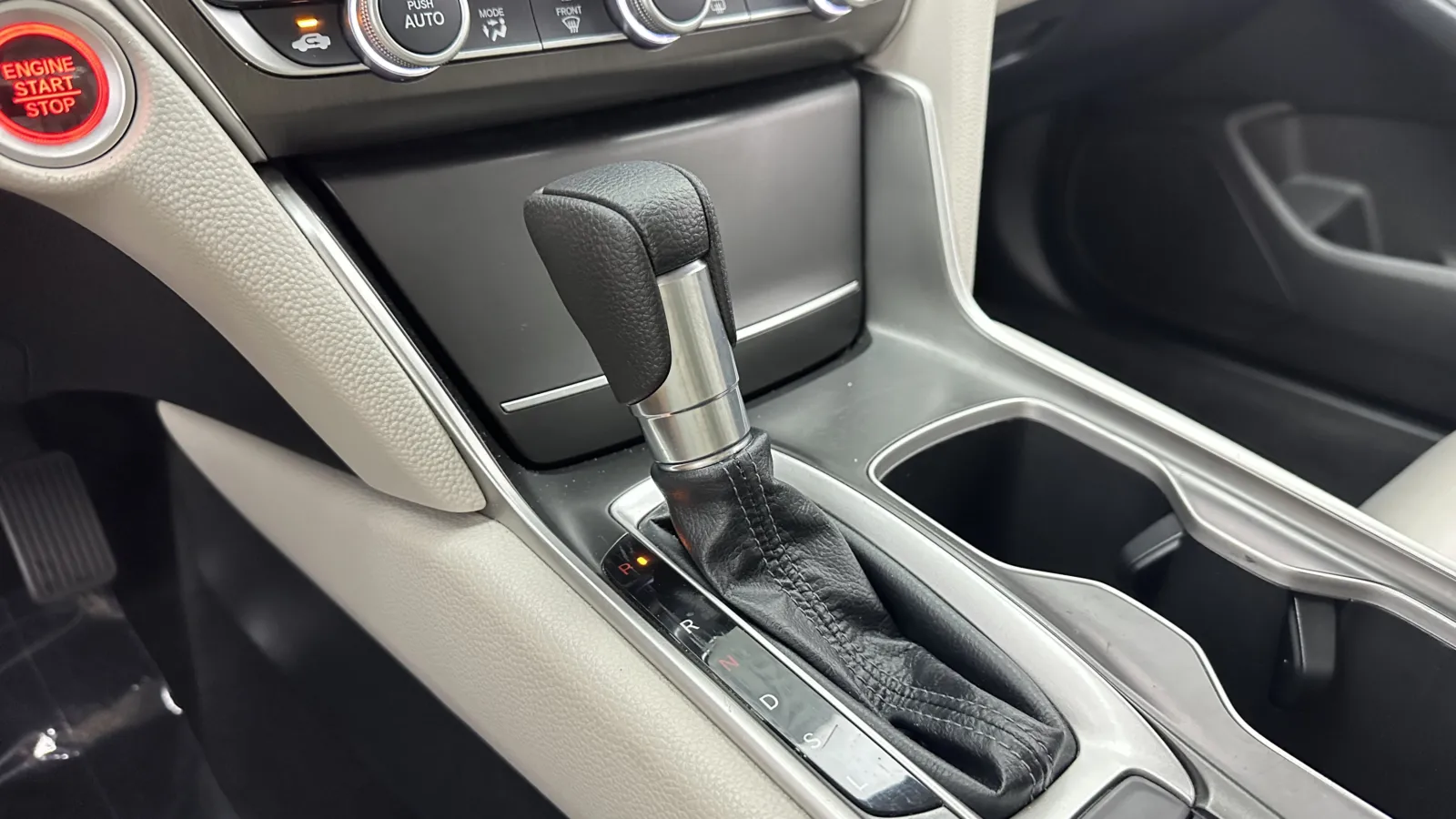 Honda Accord photo 12