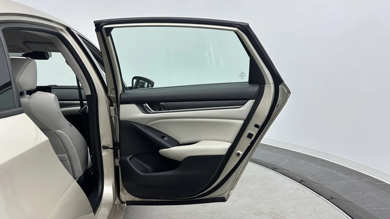 Honda Accord photo 21