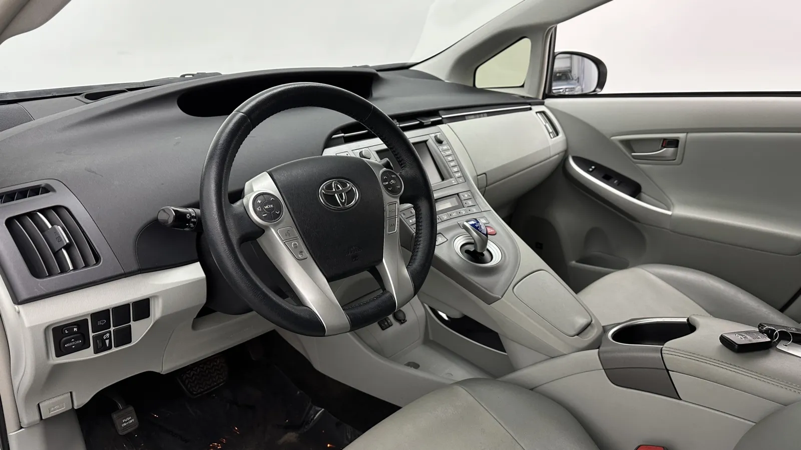 Toyota Prius photo 10