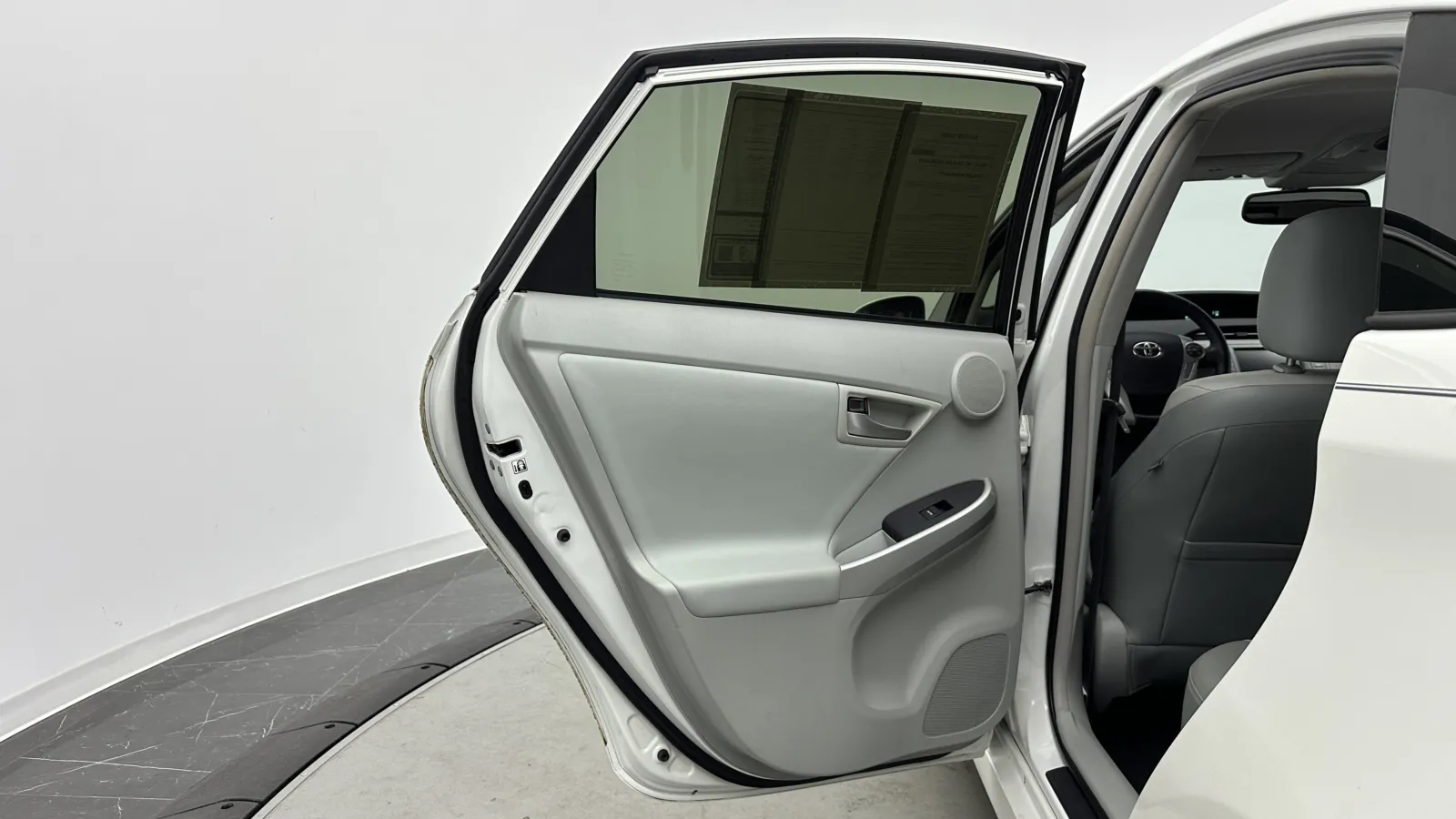 Toyota Prius photo 23
