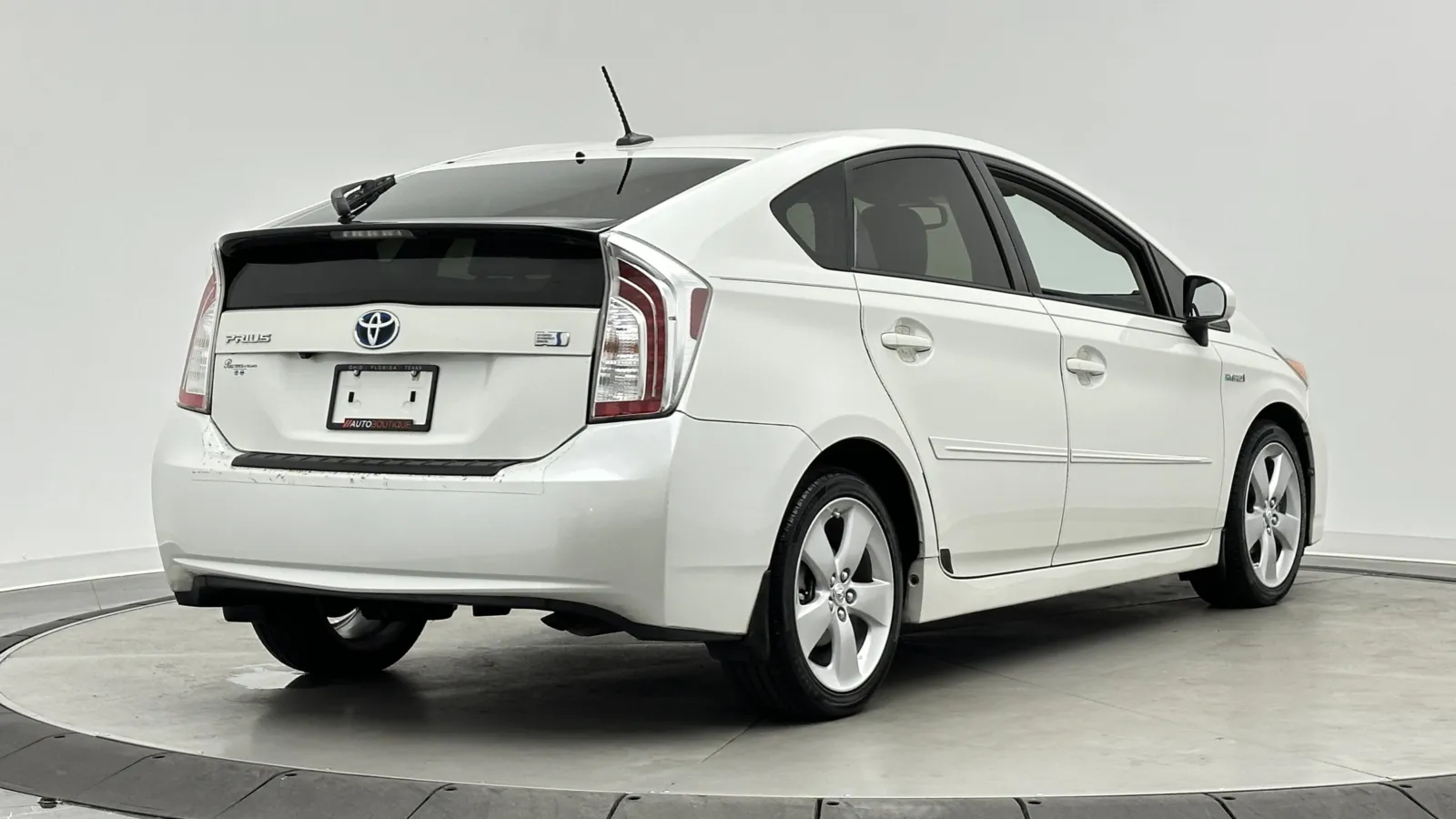 Toyota Prius photo 7